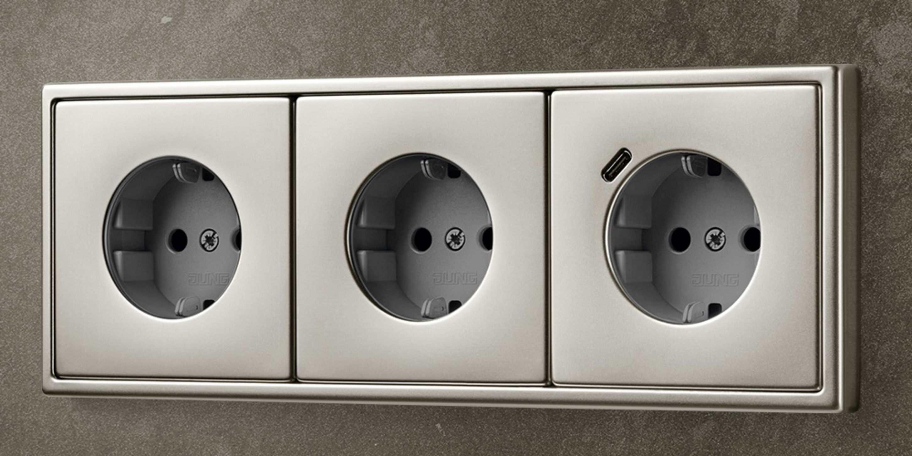 SCHUKO® Steckdosen mit USB bei Elektrotechnik Dirk Sebastian in Schönwölkau